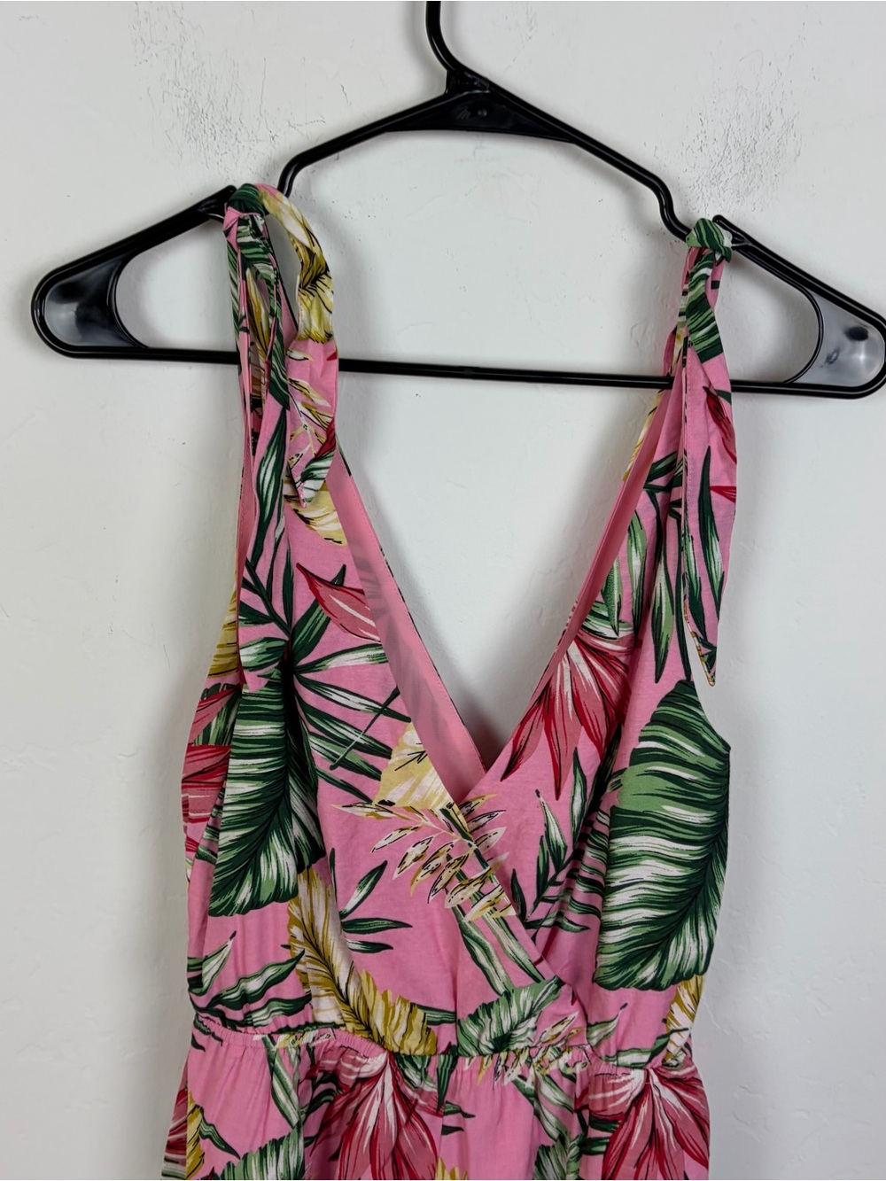 Superdown Penelope Palm Front Wrap Romper - Picture 6 of 9